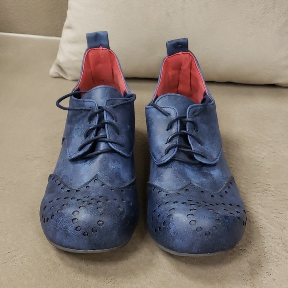 Booties - Picture 5 of 5